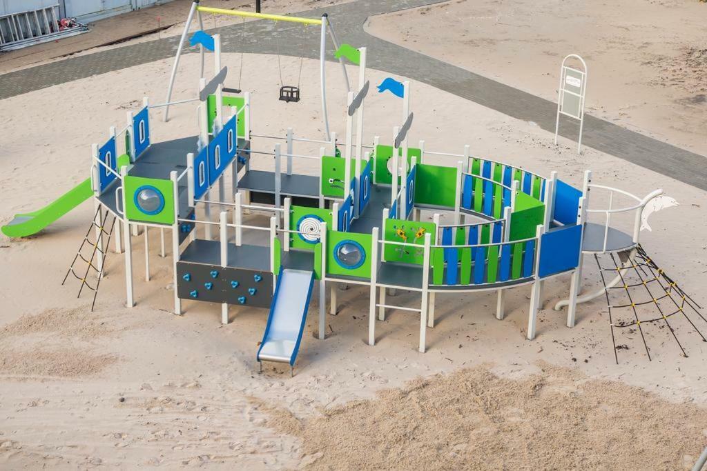 Apartamenty Familijne- Os Feniks Kołobrzeg Exteriör bild